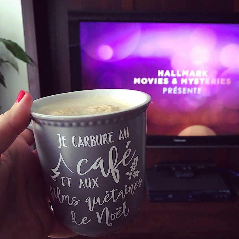 Décalque "Je carbure au café et aux films quétaines de Noël" - Les Zacôtés d’Emilie
