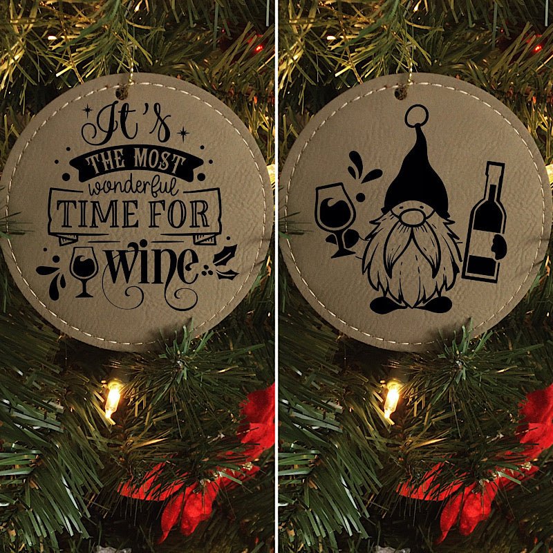 Ornement rond en cuir « It’s the most wonderful time for WINE » - Les Zacôtés d’Emilie