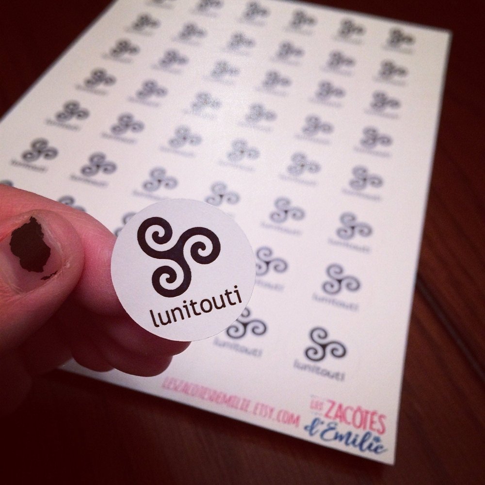 Personnalisation d'autocollant papier - Les Zacôtés d’Emilie