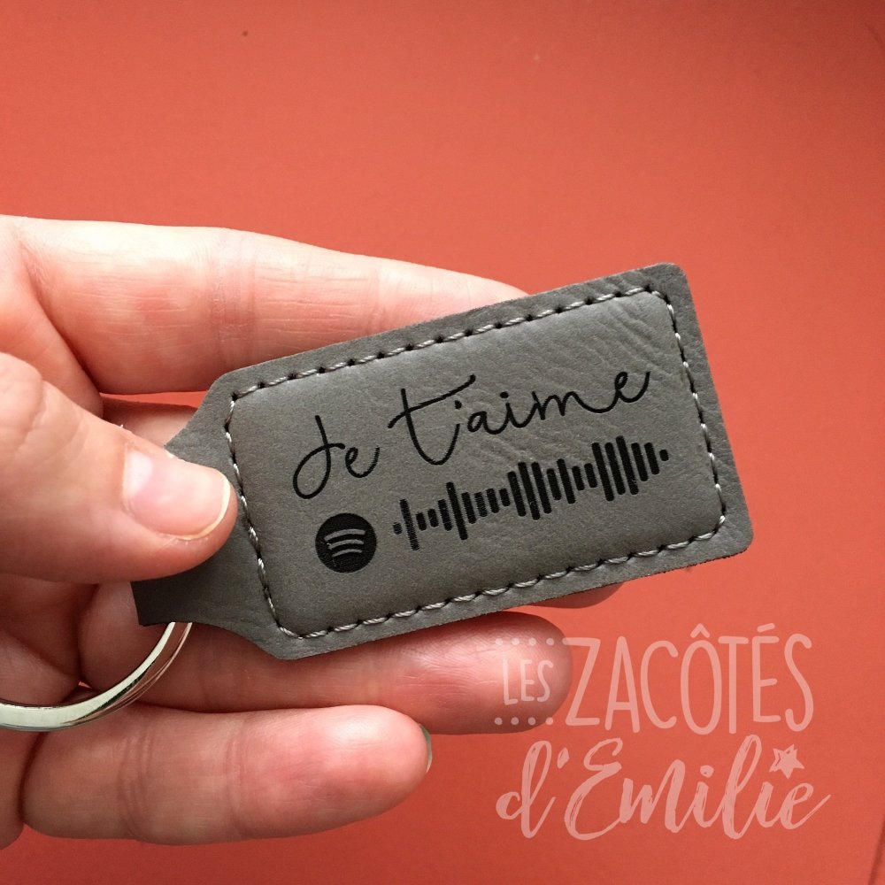 Porte-clé en simili cuir JE T’AIME avec le code Spotify de votre chanson - Les Zacôtés d’Emilie
